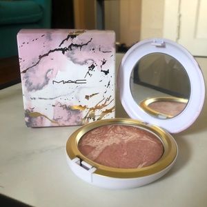 MAC ELECTRIC WONDER IRIDESCENT POWDER